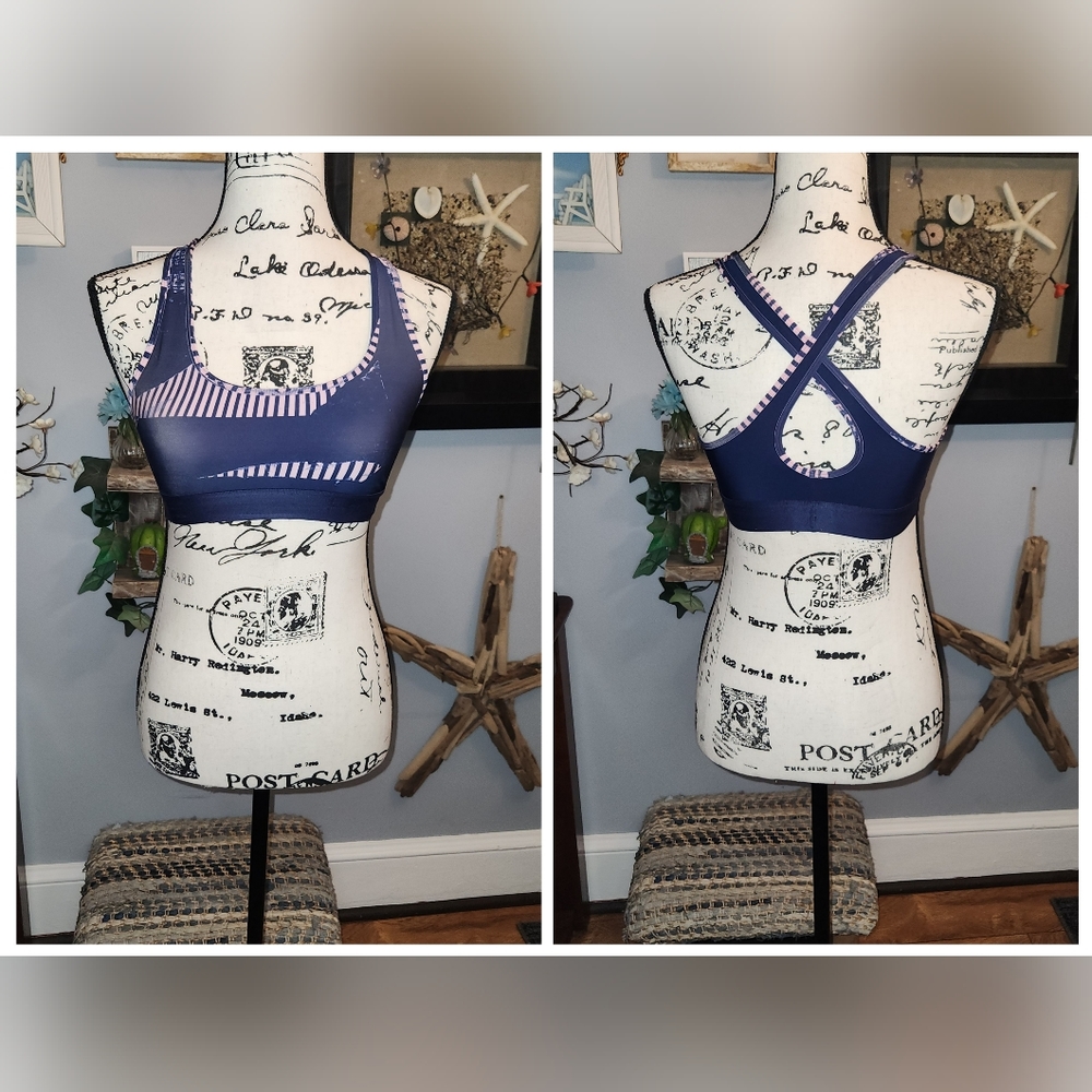 Under Armour  navy blue n pink  crossback with keyhole in back womens sportsbra